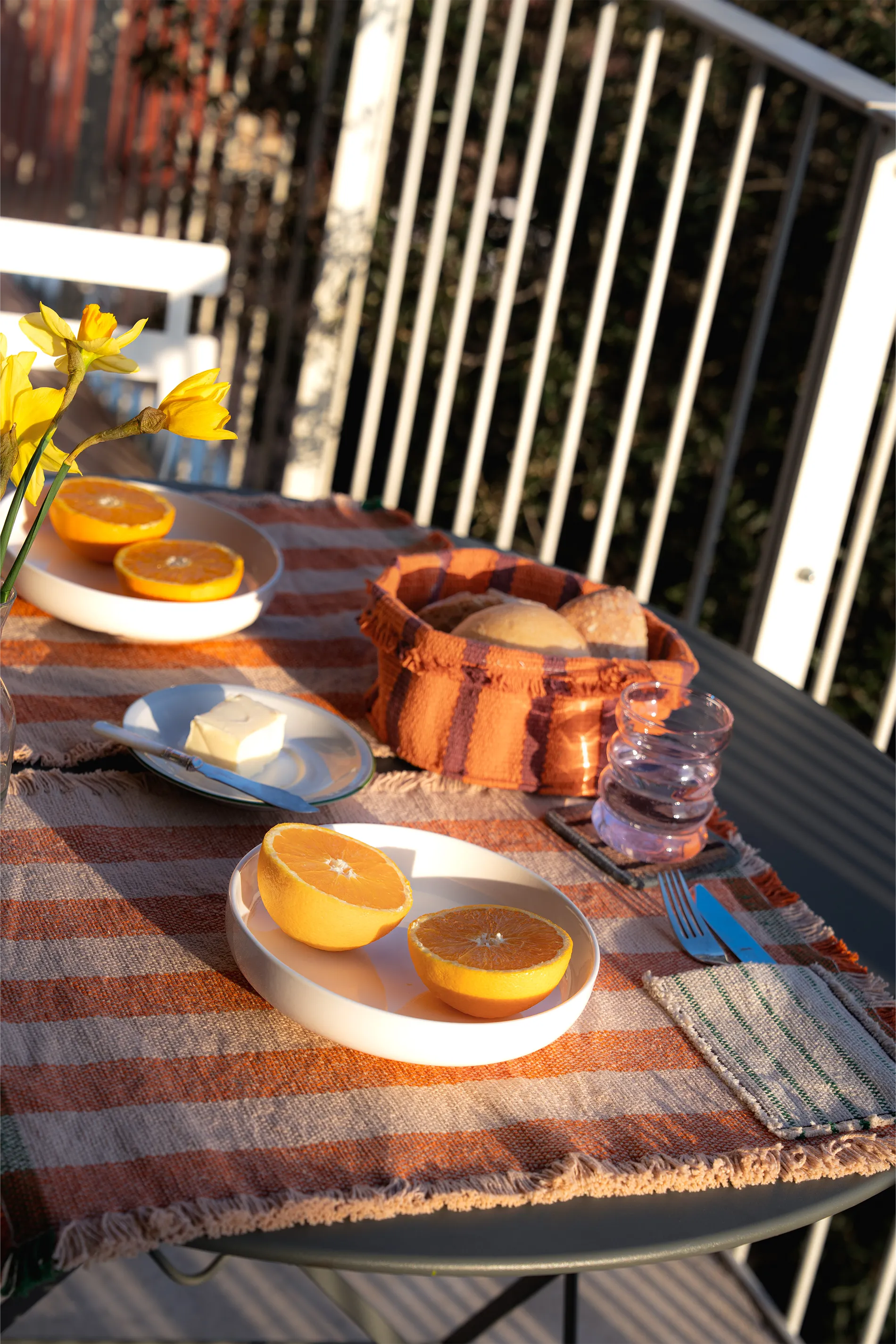 lorena-canals-pack-de-2-sets-de-table-handloom-avec-poche-terracotta image 3