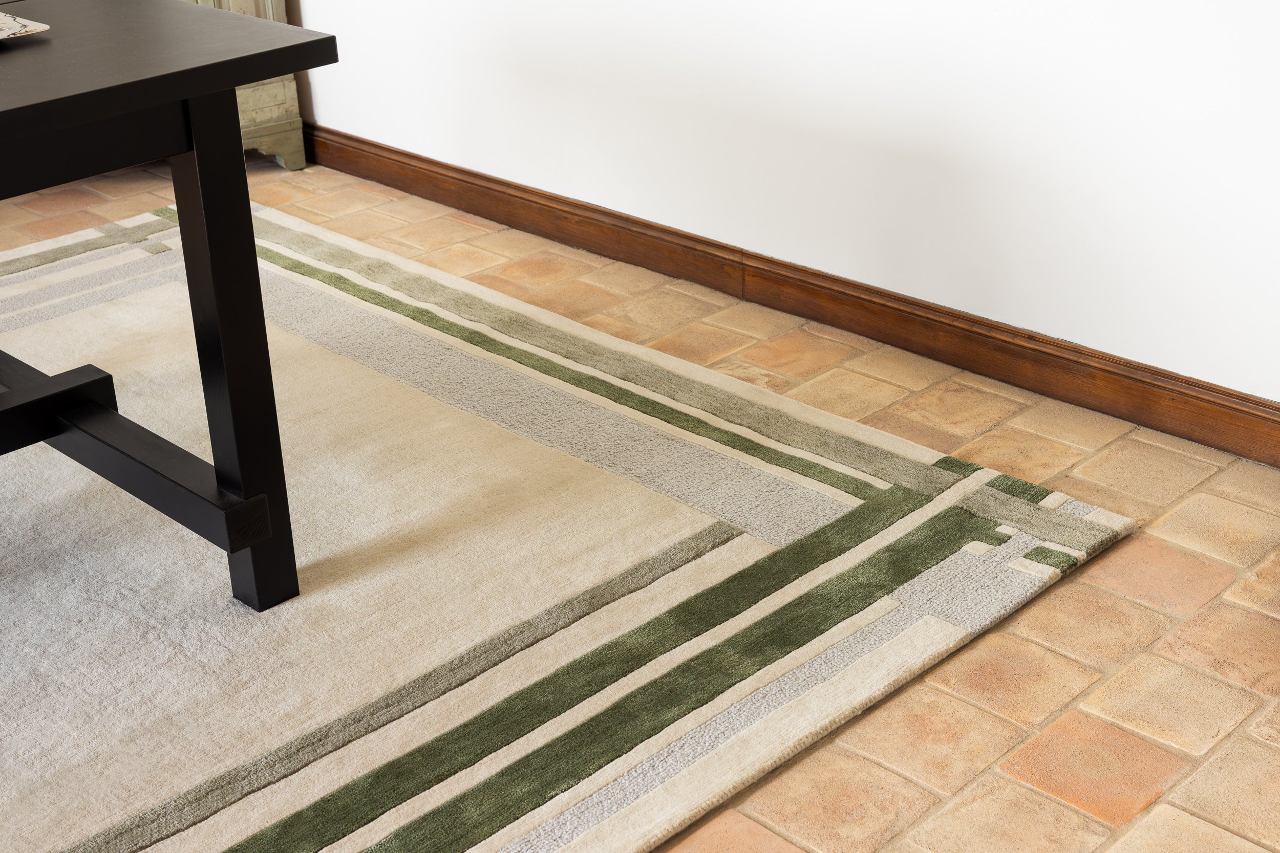 serge-lesage-harri-cypress-tapis-min-ral image 1