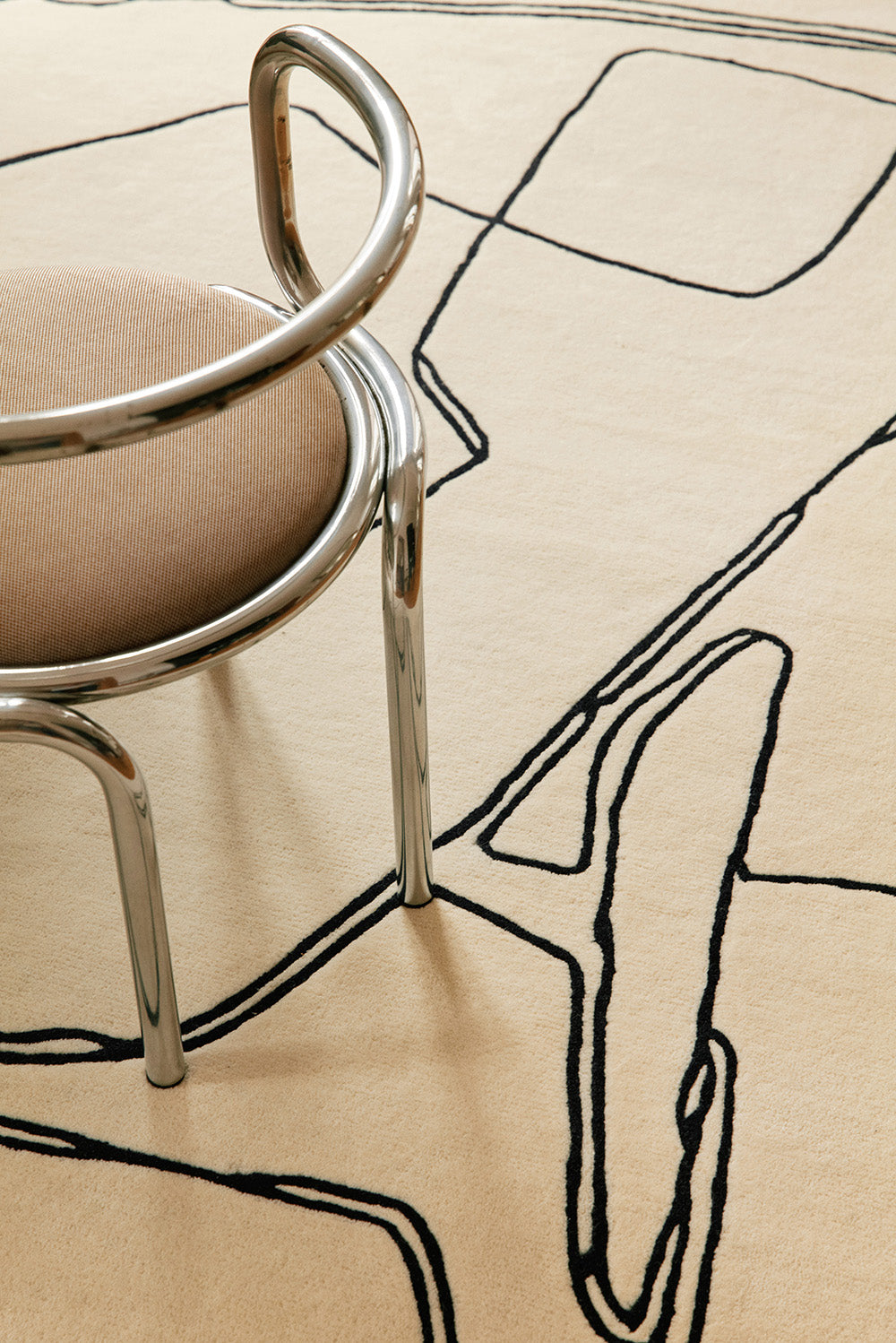 toulemonde-bochart-amalgame-cru-tapis-contemporain-formes-libres image 3