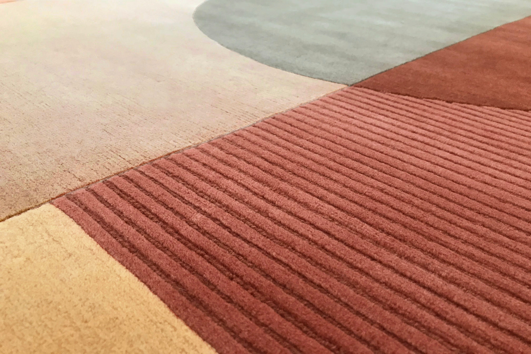 serge-lesage-tapis-ombres-terre-les-iconiques image 3