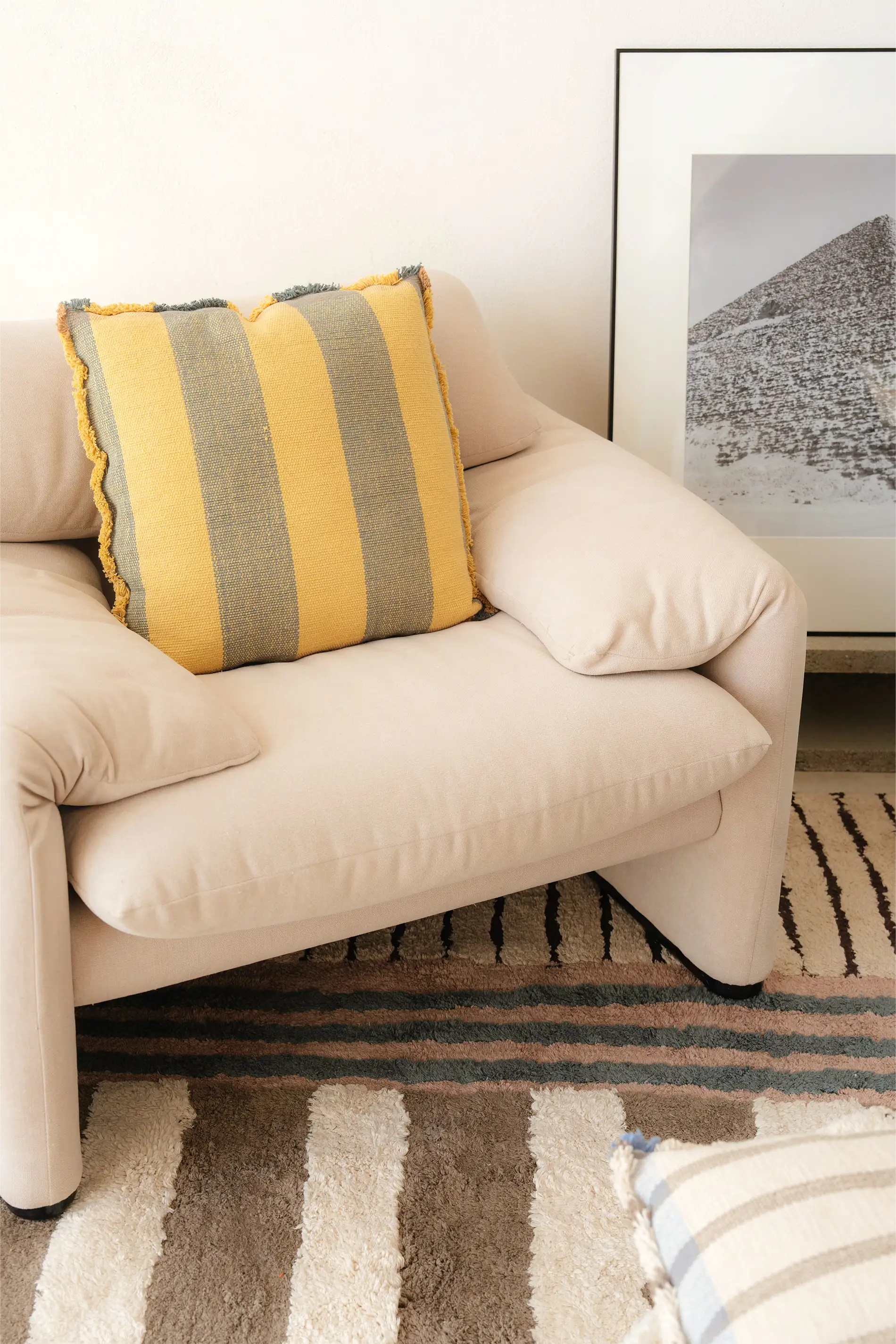 lorena-canals-lines-terrazzo-coussin-chroma-stripes image 2