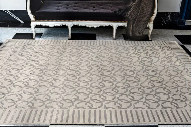 serge-lesage-alienor-tapis-monogramme-classique image 1