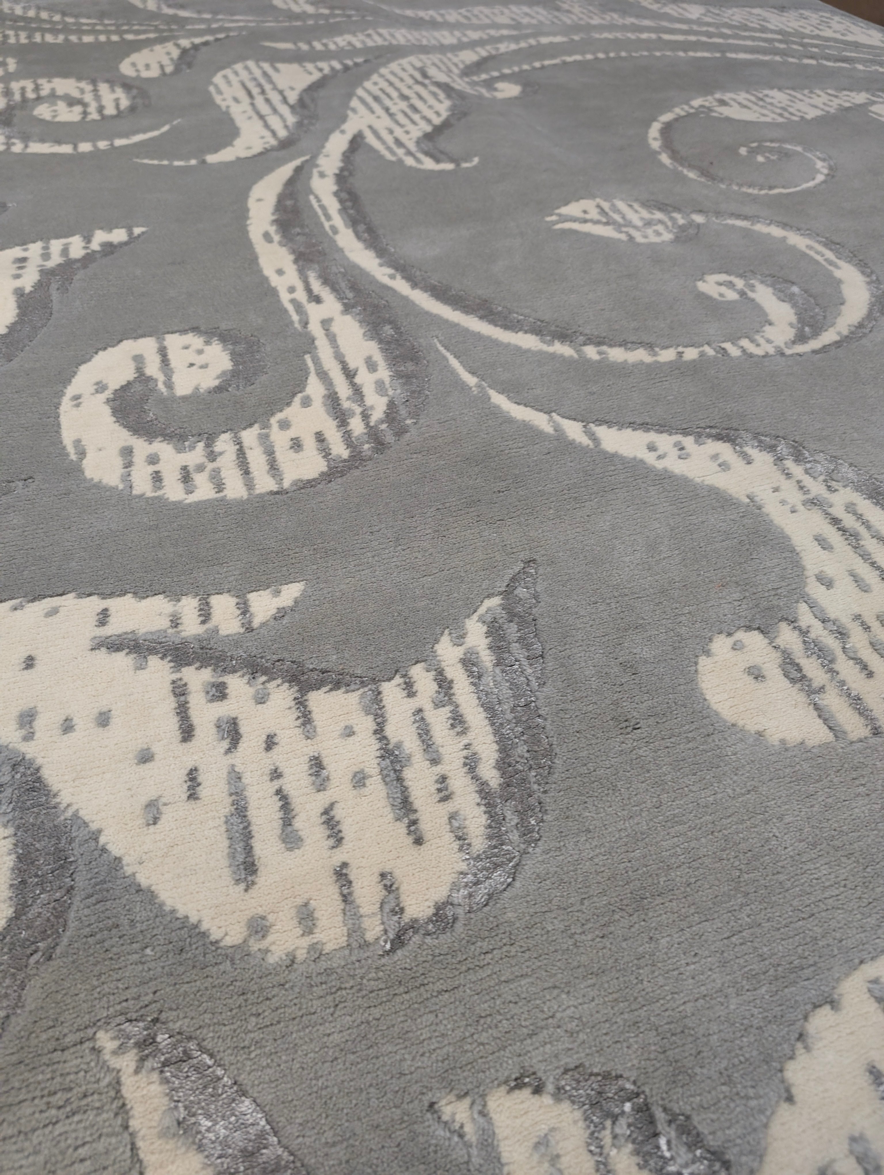 serge-lesage-frida-blanc-argent-170x240-tapis-uni-textur image 2