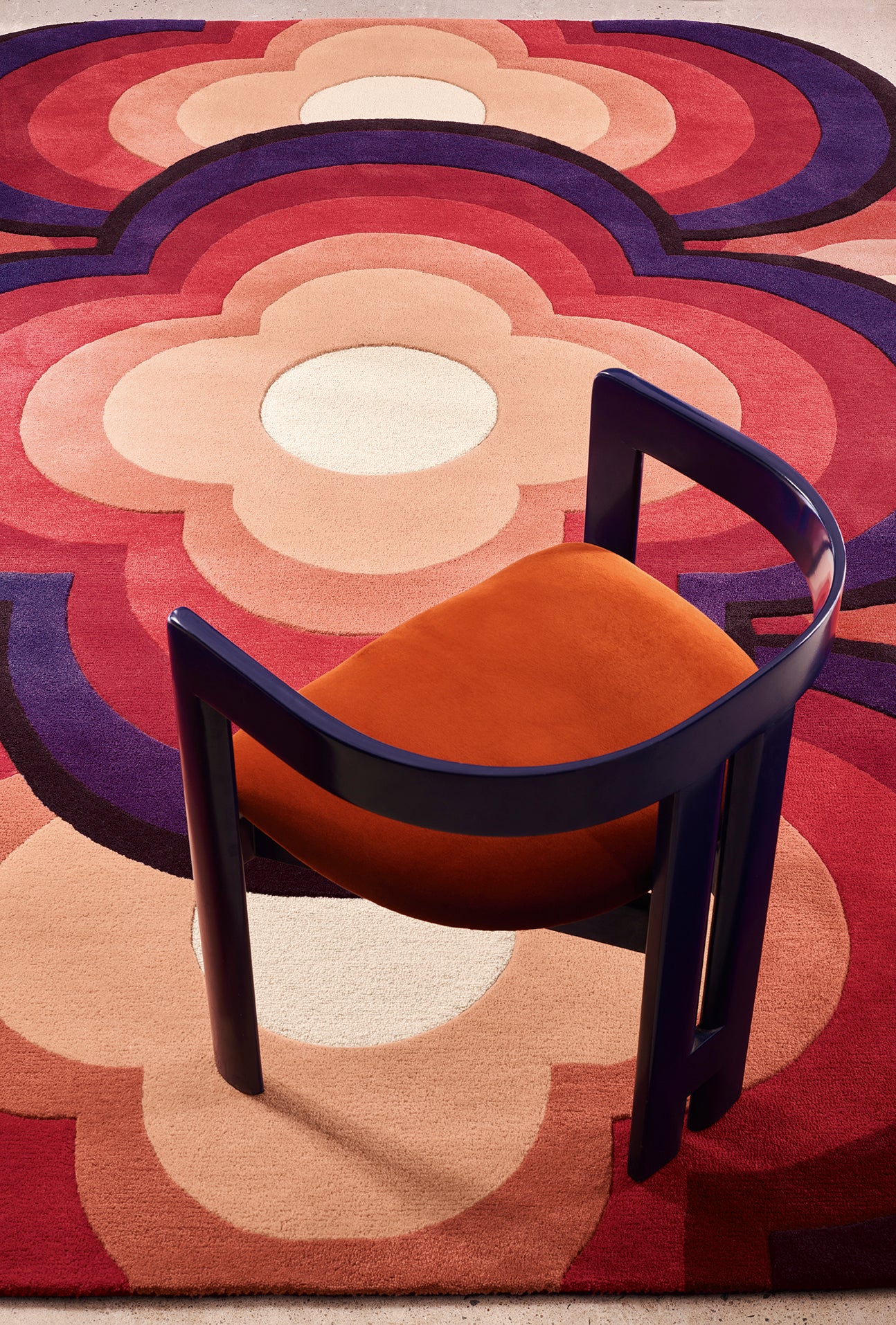 toulemonde-bochart-flower-power-tapis-fushia-tuft-main-200x300 image 3