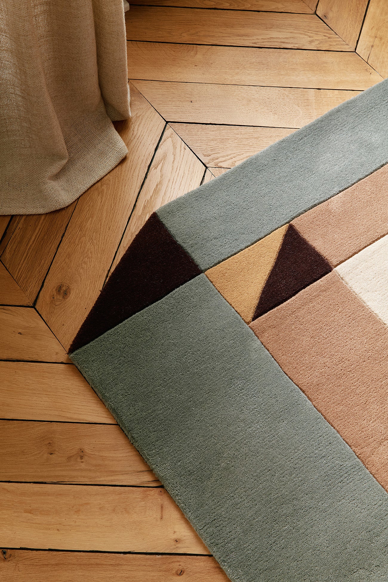toulemonde-bochart-palatin-bleu-tapis-laine-tuft-main-graphique image 7
