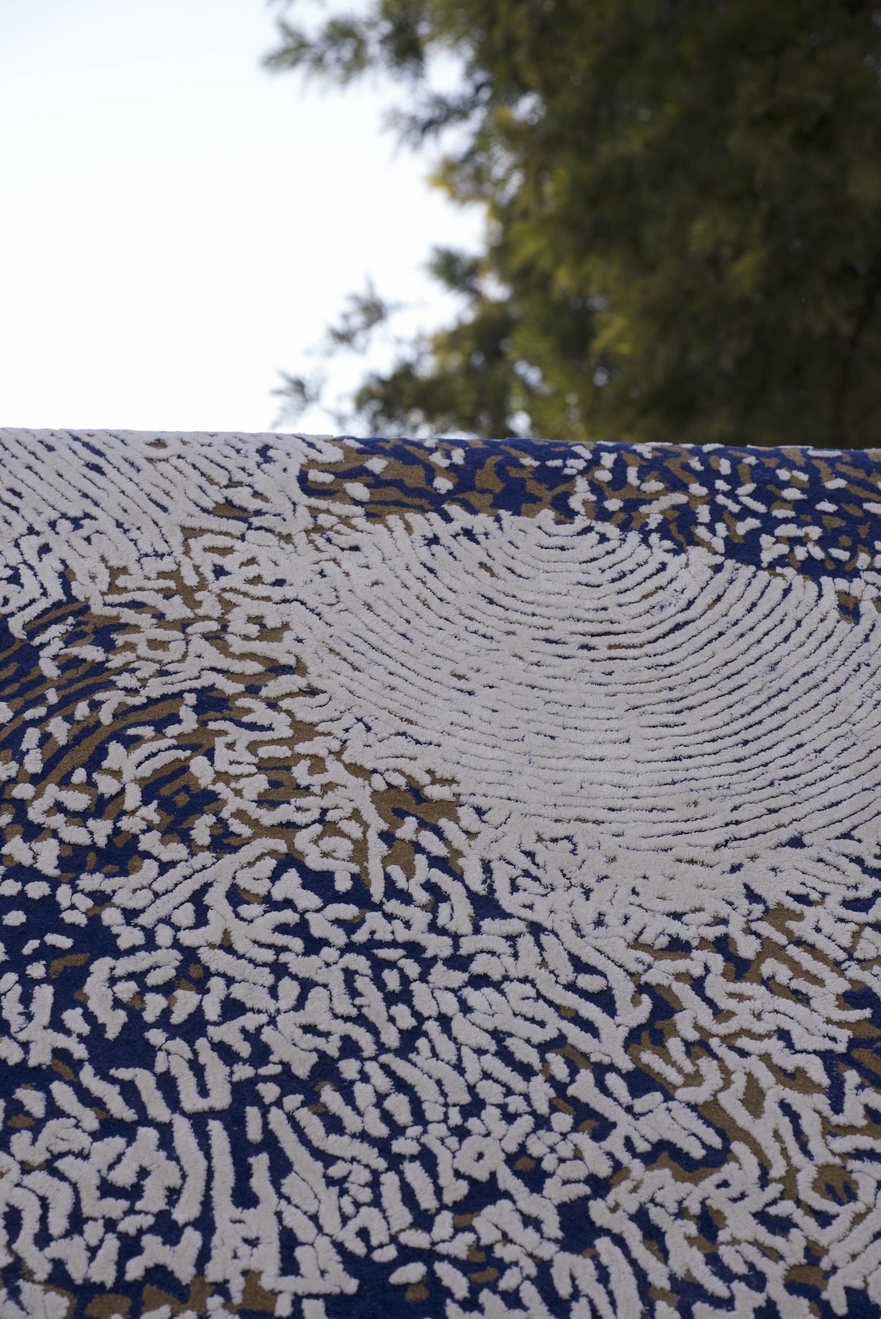 serge-lesage-tapis-niebla-lapis-lazuli-tuft-main image 2