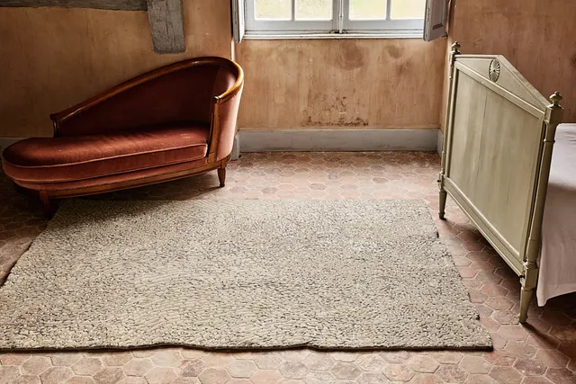 serge-lesage-tapis-umbra-limestone image 1