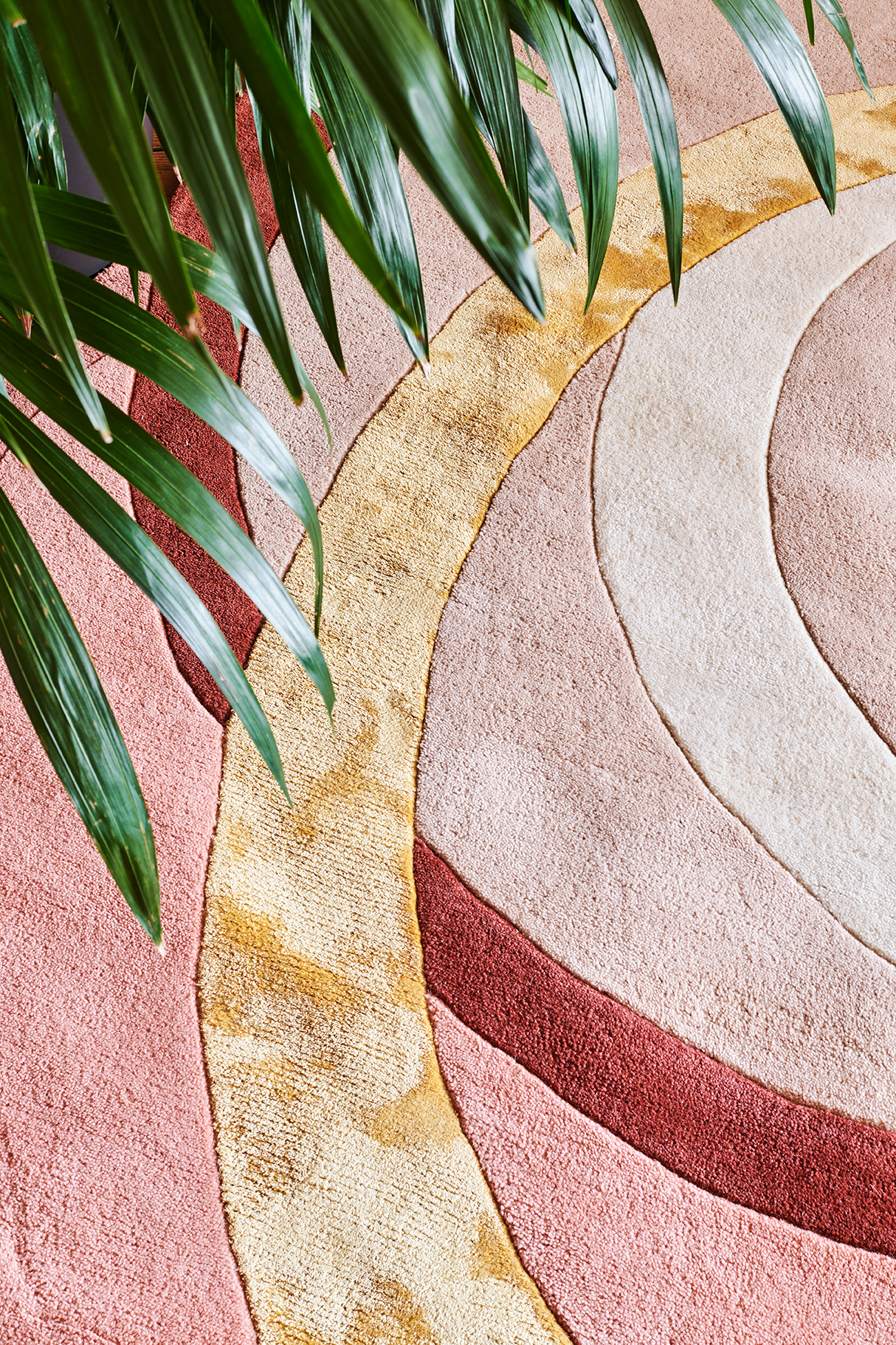 toulemonde-bochart-alliances-tapis-rose-poudre-en-laine-et-viscose-tuft-main image 3