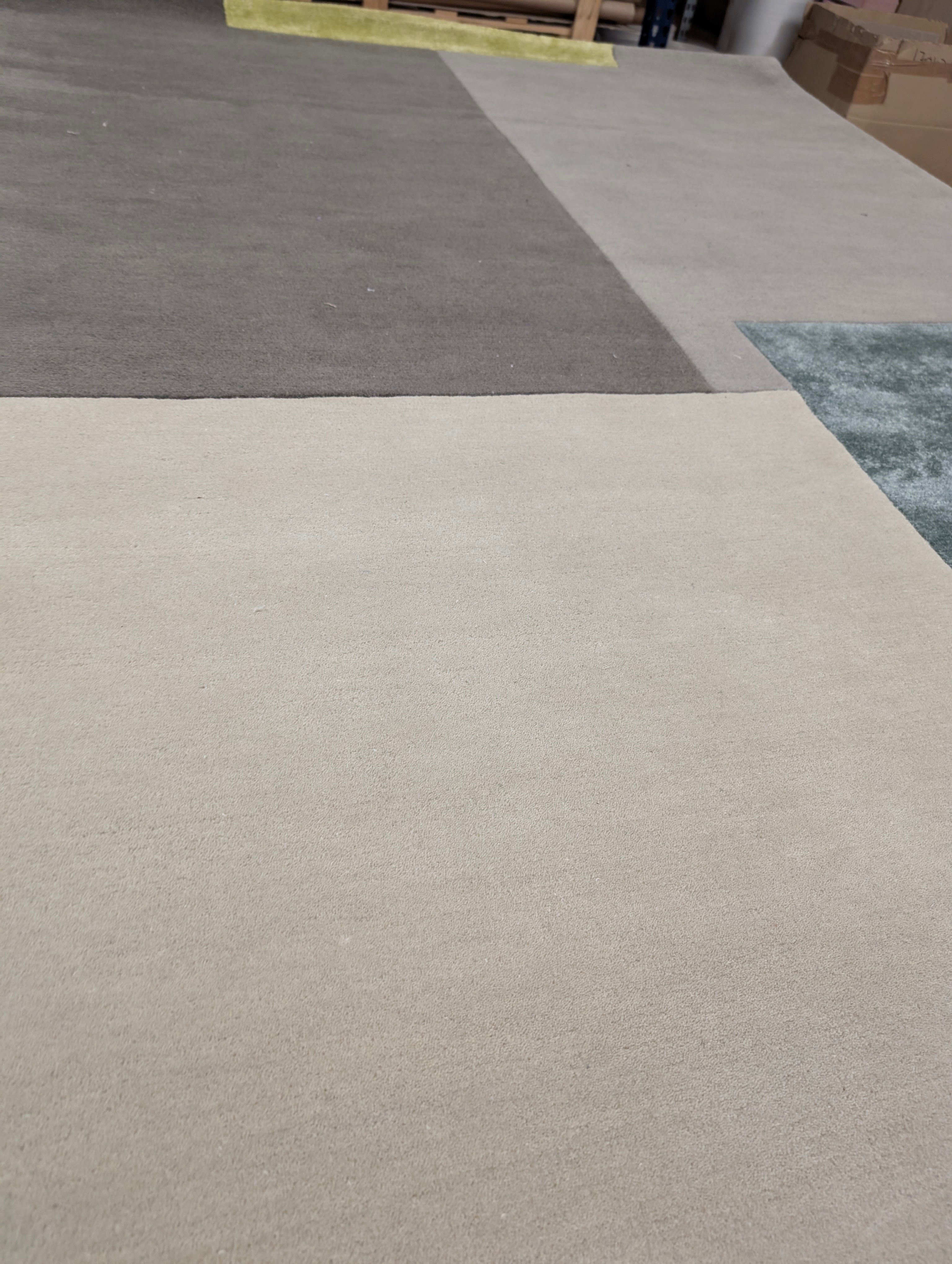serge-lesage-park-gris-vert-170x240-grand-tapis-uni-textur image 2