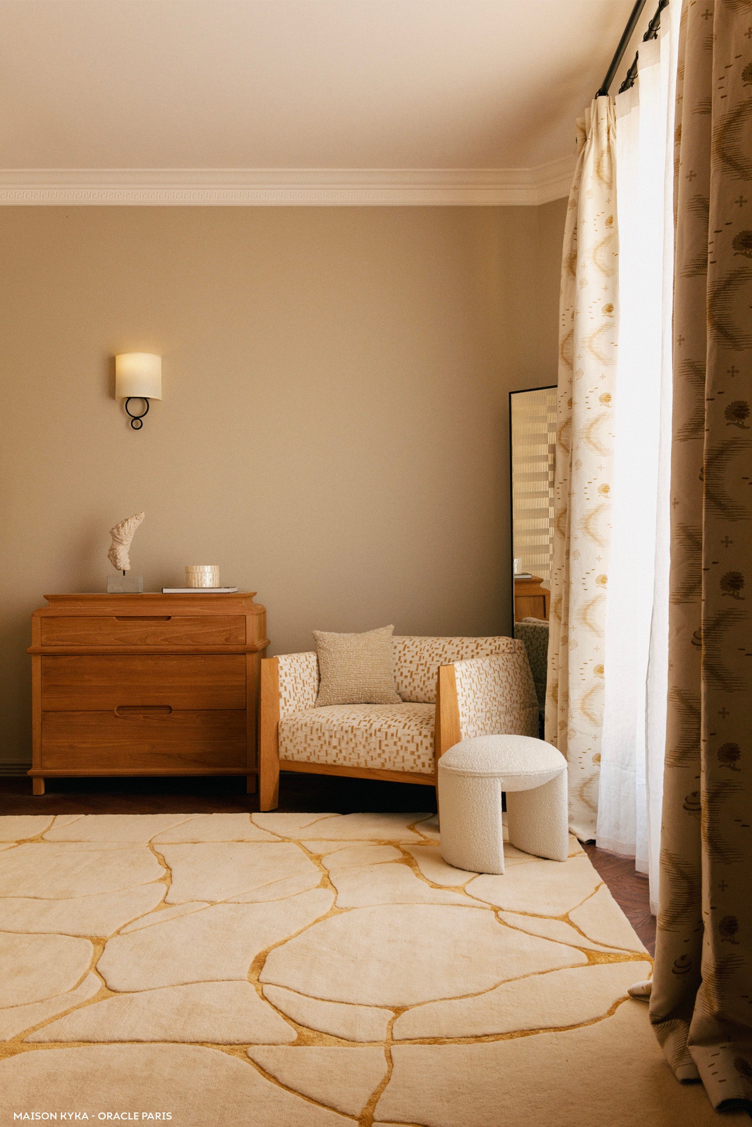 toulemonde-bochart-ambre-naturel-tapis-blanc-et-or-laine-et-viscose-fait-main image 3