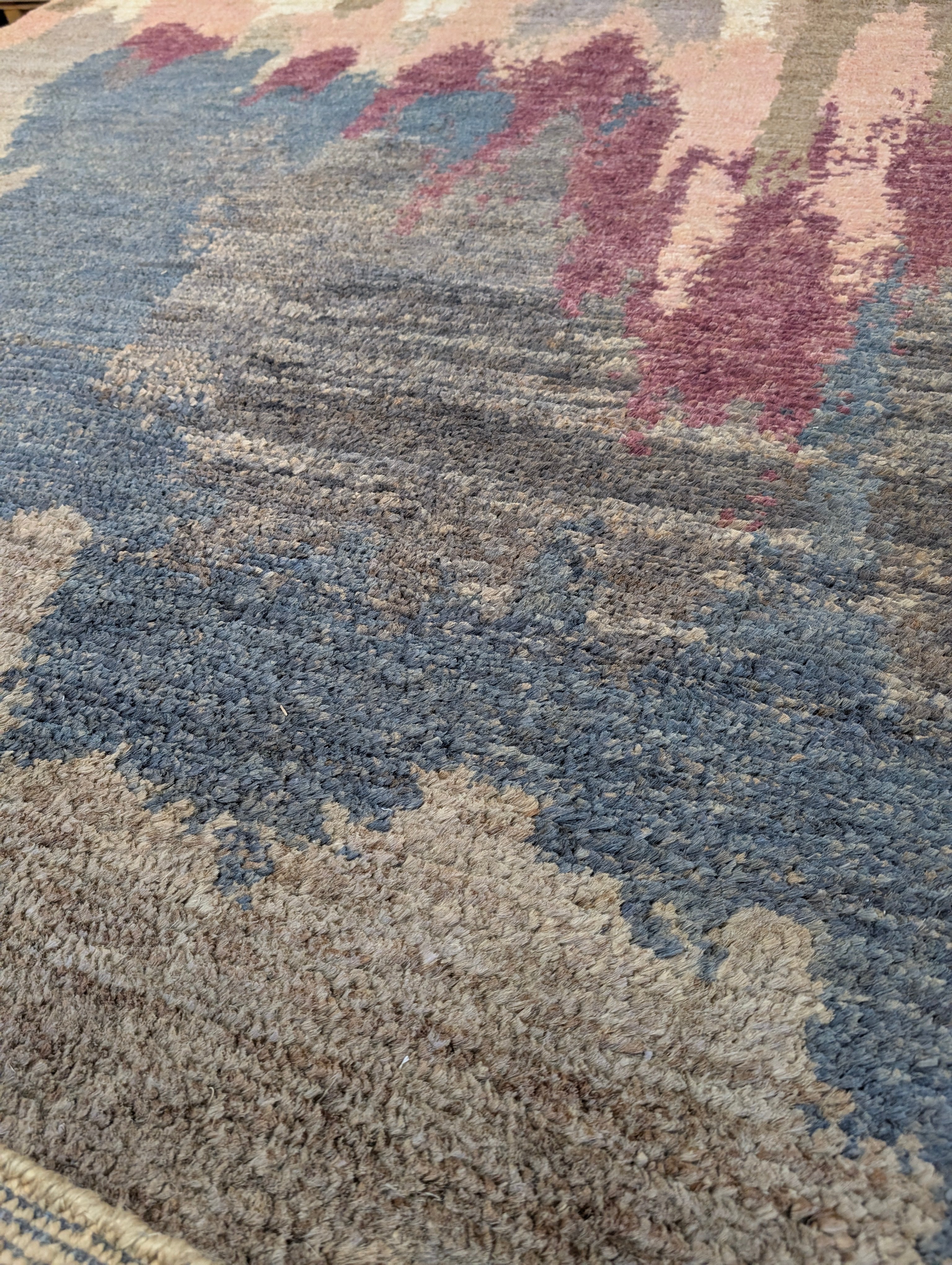 serge-lesage-poster-mauve-cendre-tapis-170x240 image 2