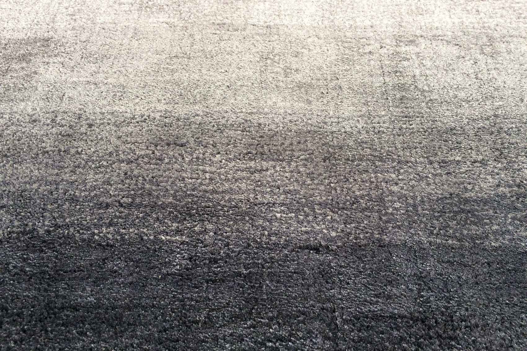serge-lesage-greenpoint-gris-tapis-tie-and-dye-fait-main image 3