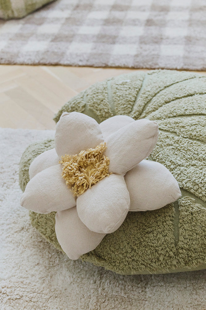 lorena-canals-coussin-de-sol-water-lily image 6