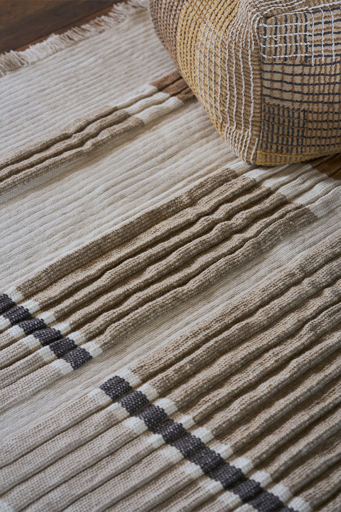 lorena-canals-columns-natural-tapis-handloom-laine-et-coton image 3