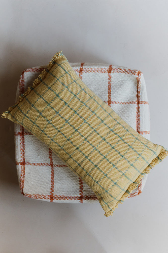 lorena-canals-geo-block-honey-coussin-tiss-main image 2
