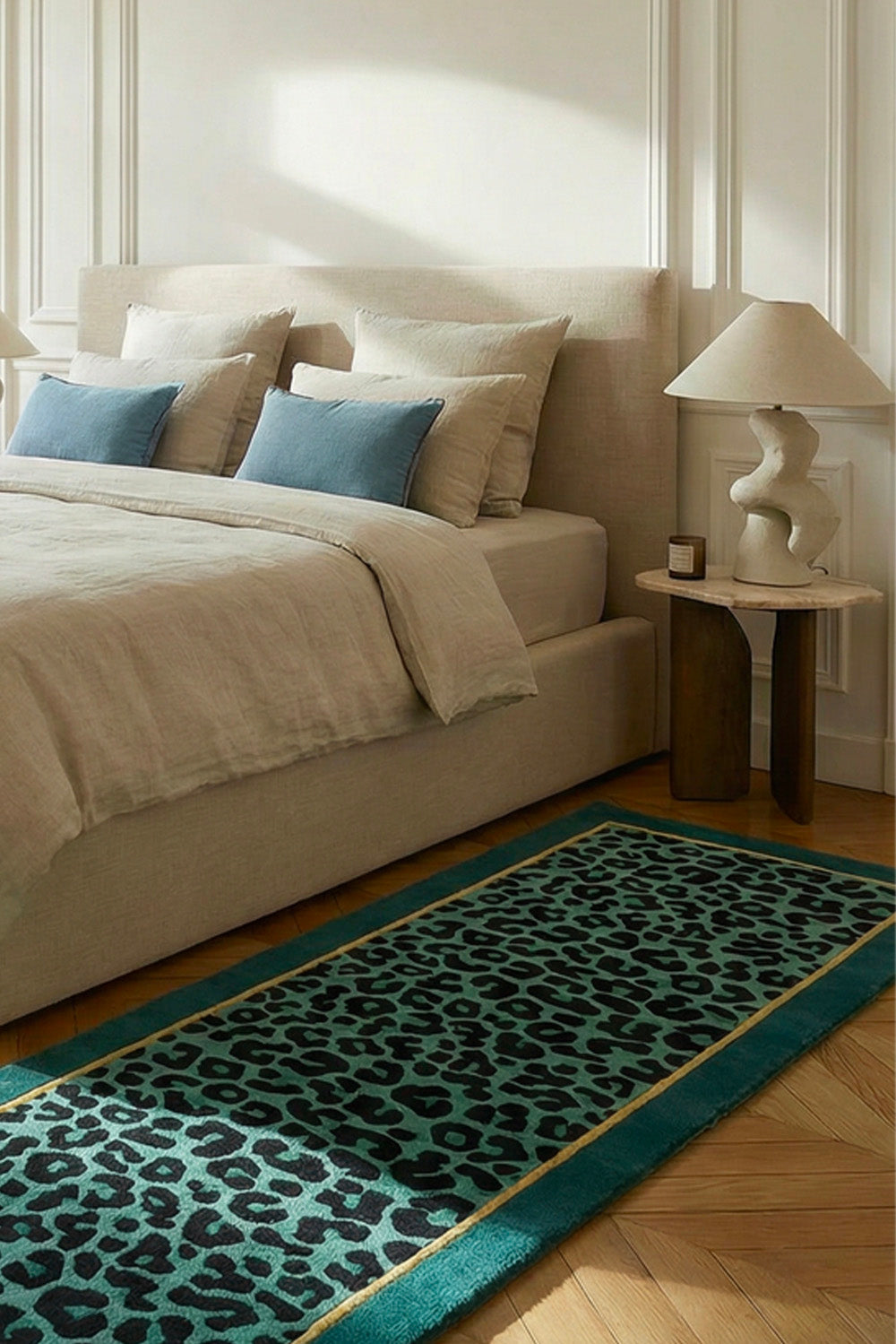 toulemonde-bochart-fauve-aqua-runner-l-opard-bleu-laine-et-soie image 2