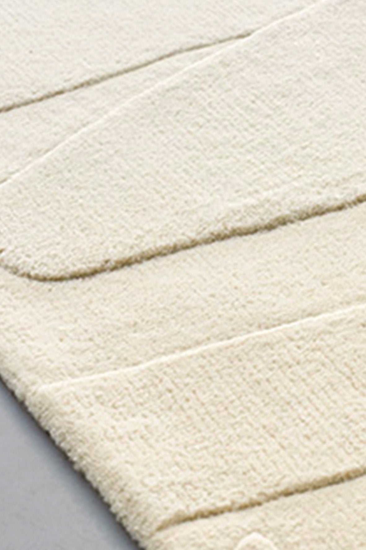 toulemonde-bochart-collage-tapis-blanc-en-laine-tuft-main image 7
